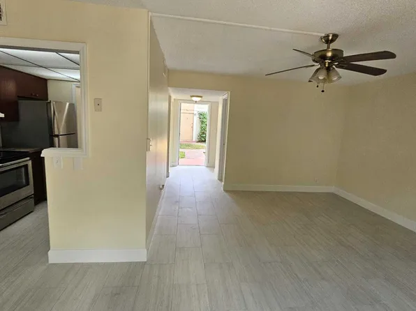 8801 W Sample Rd APT 11, Pompano Beach, FL 33065
