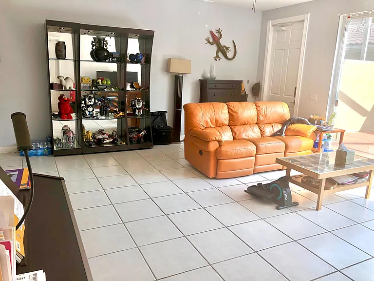 7733 Bergamo Ave — Photo 12