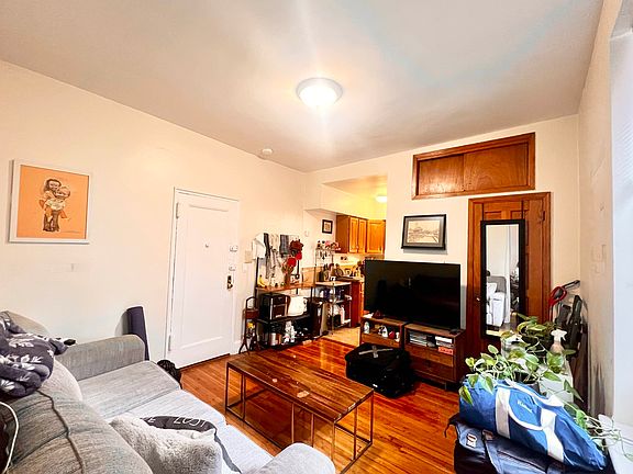 3rd image of 101 W 68th St APT 5B
