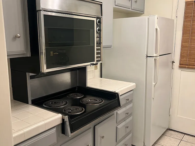 2820 E 6th St #217 — Photo 8