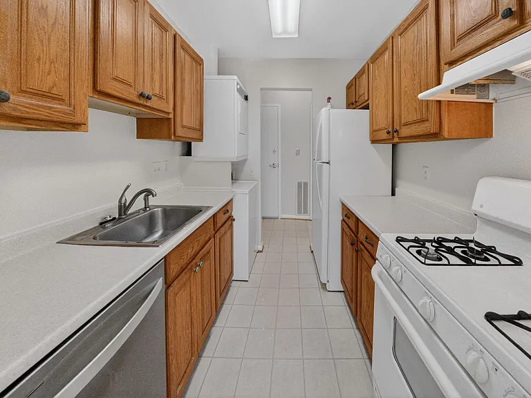 3364 Hewitt Ave #301 — Photo 8