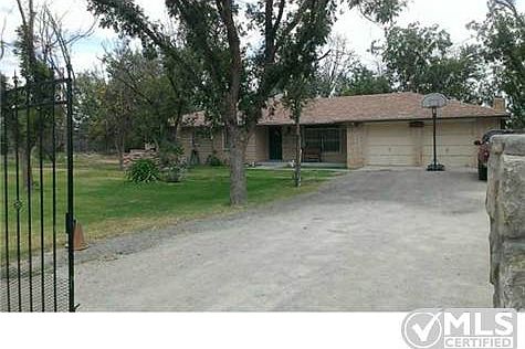 3rd image of 11555 N Loop Dr