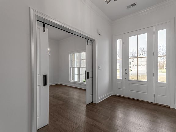 3rd image of 385 Weston Park
