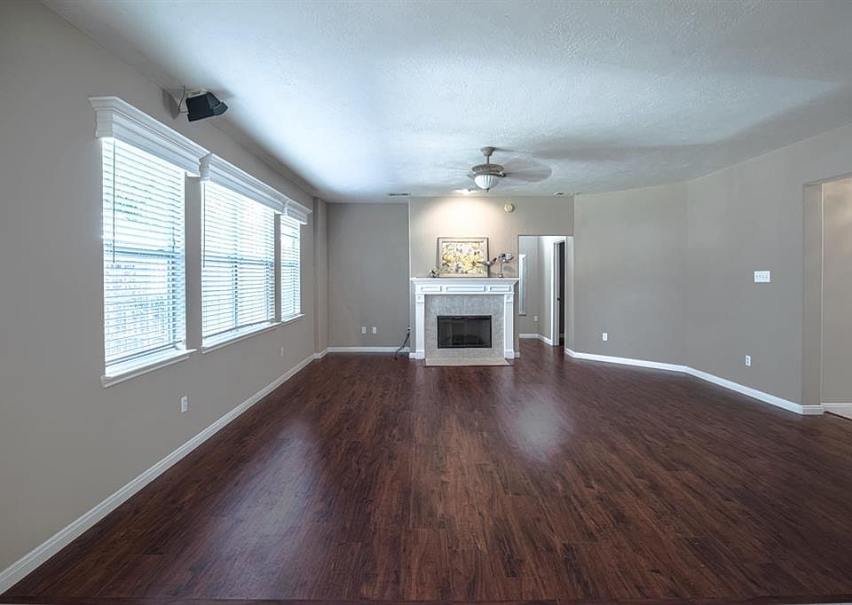 1st image of 16354 Mellow Oaks Ln
