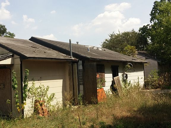 5th image of 6102 Sherwood Dr