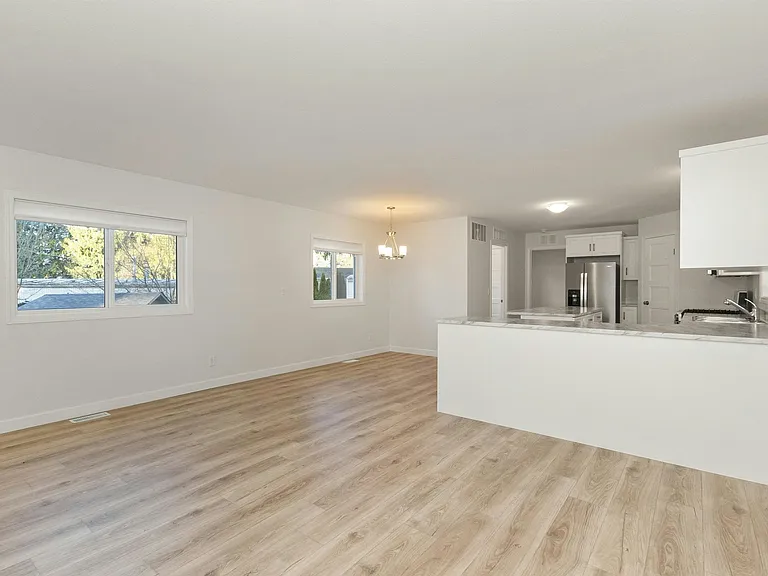 24330 Fraser Hwy — Photo 19