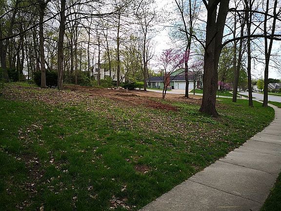 2nd image of 1609 Sweetbriar Dr