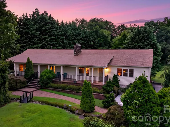 1117 Cedar Creek Dr, Morganton, NC 28655