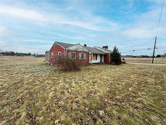 2nd image of 307 McClelland Rd N