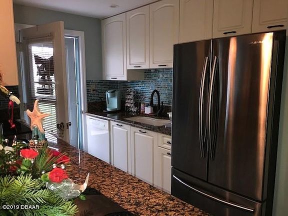 5th image of 3009 N Halifax Ave #4