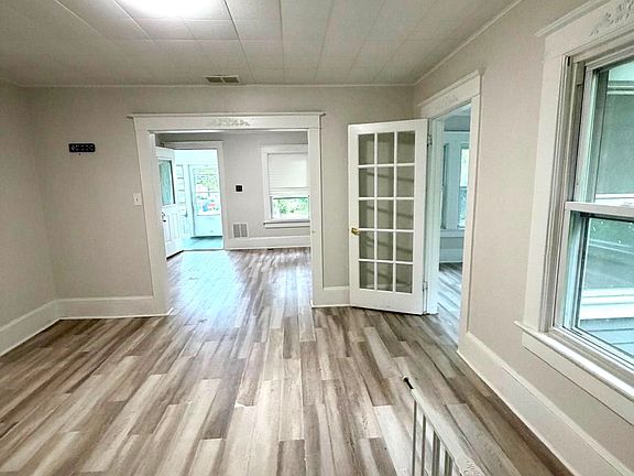 4th image of 409 Dover Rd