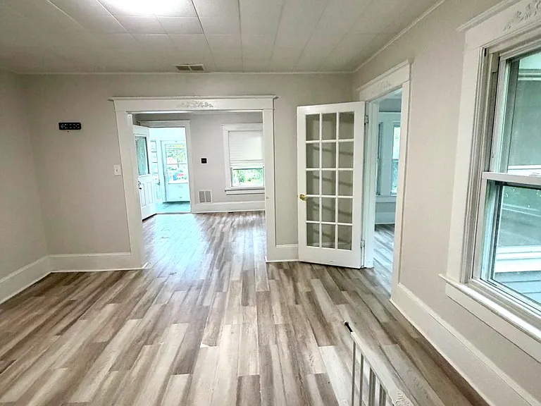 409 Dover Rd — Photo 5
