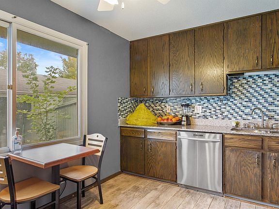 4th image of 105 Canabury Ct