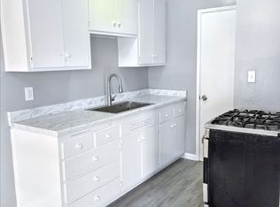 3080 E 15th St, Oakland, CA 94601