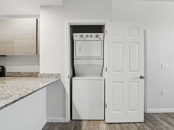 3rd image of 800 Isaacville Dr #206
