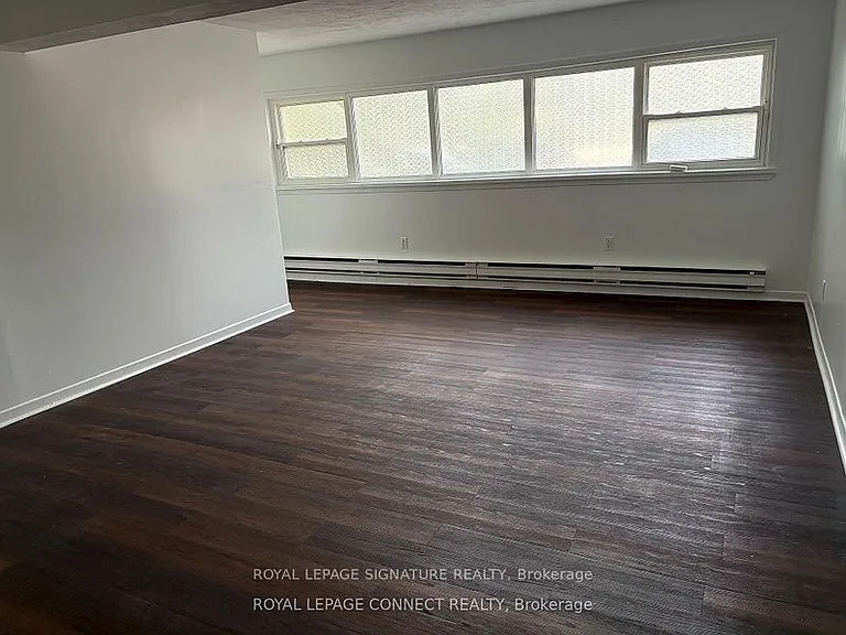 4130 Lawrence Ave E — Photo 7