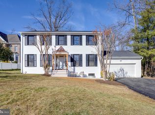 3542 Devon Dr, Falls Church, VA 22042