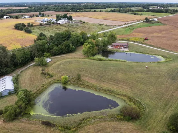 2304 N 1700th Pl, Camp Point, IL 62320