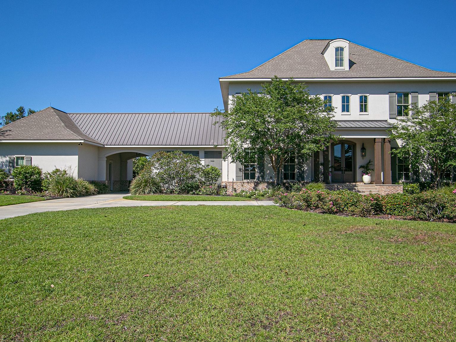 2390 Beau Chene Dr, Biloxi, MS 39532 Zillow