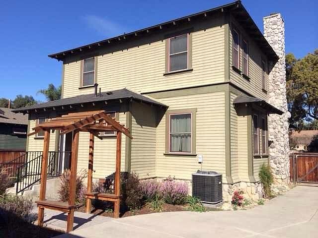 1st image of 366 E Pasadena St