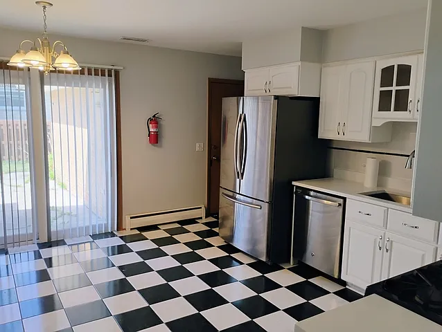 904 S Edward St — Photo 3