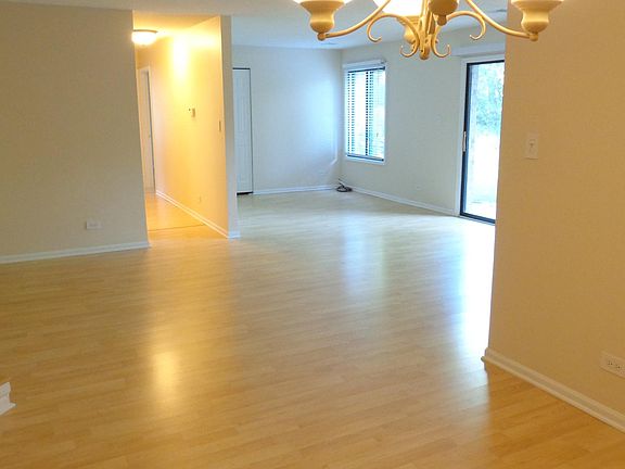 5th image of 829 Thornton Ct APT 1B