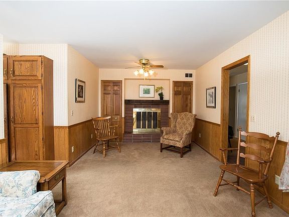 5th image of 40 Glenhurst Dr