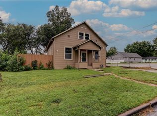 931 Kickapoo St, Leavenworth, KS 66048