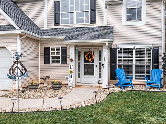 3rd image of 167 Vance Crescent Dr