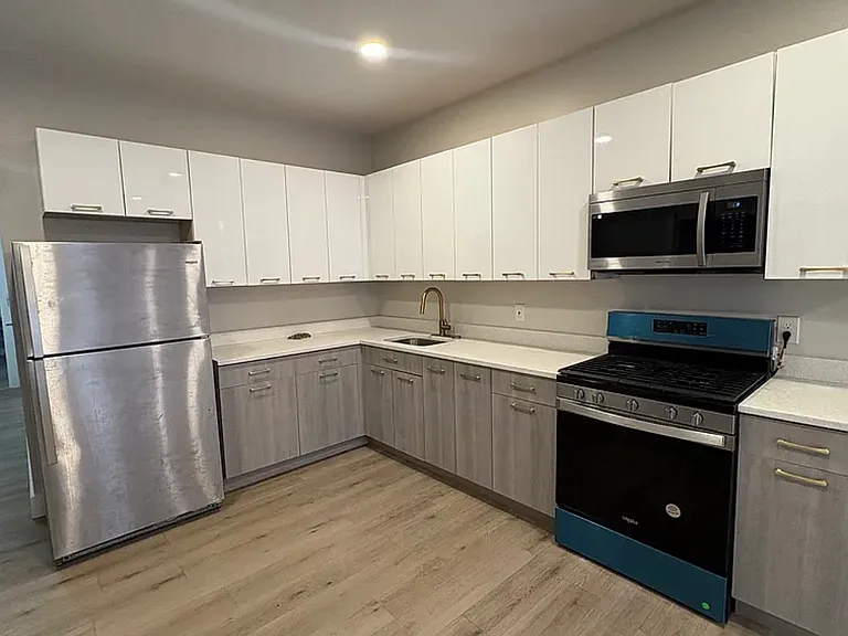 317 W Runyon St #2 — Photo 1