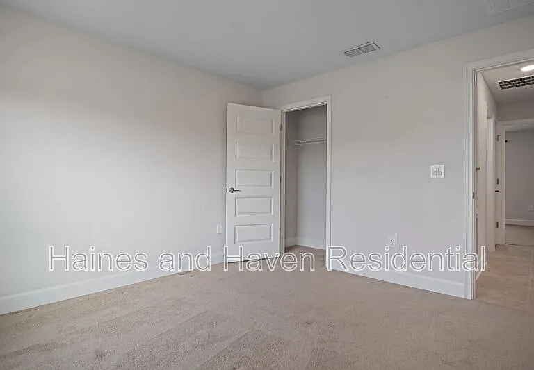 1217 Forest Hills Dr — Photo 21