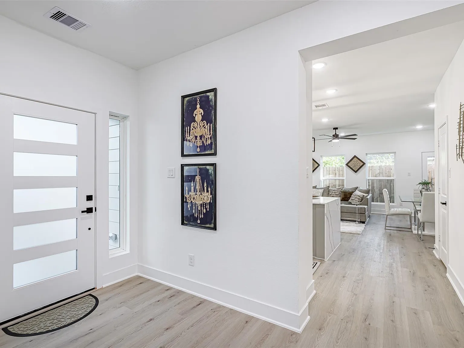 3 bed, 2.5 bath, 1792 sqft, $2,200 — Photo 2