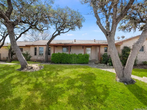 4521 FM 1283, Pipe Creek, TX 78063