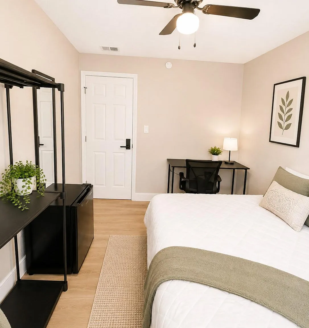 4 bed, 3.0 bath, 2206 sqft, $884 — Photo 2