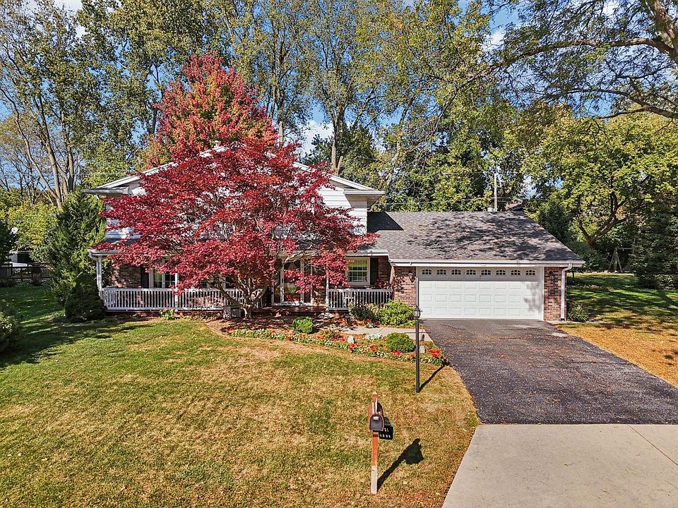 1st image of 720 W Fairfield COURT