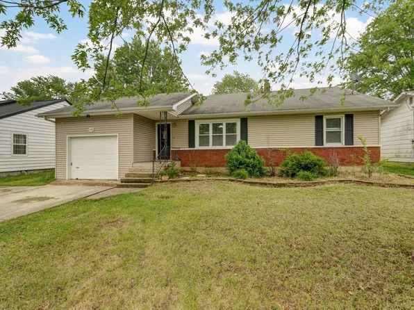 630 N Pine Street, Marshfield, MO 65706