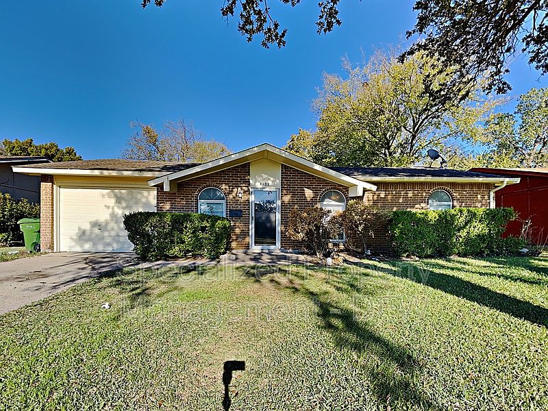 1st image of 3946 Cambridge Dr