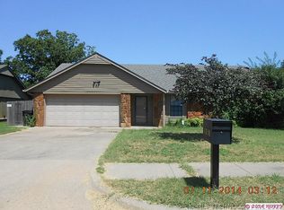 1218 SE East Dr, Bartlesville, OK 74006