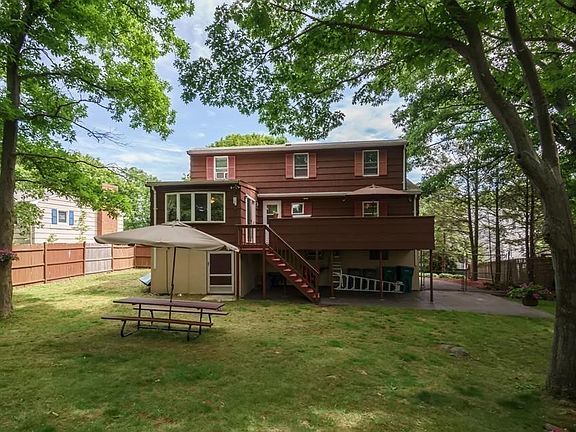 4th image of 49 Briar Hill Dr