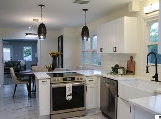 604 Beverly Dr, Omaha, NE 68114