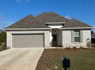 39332 N Pass Cir, Ponchatoula, LA 70454
