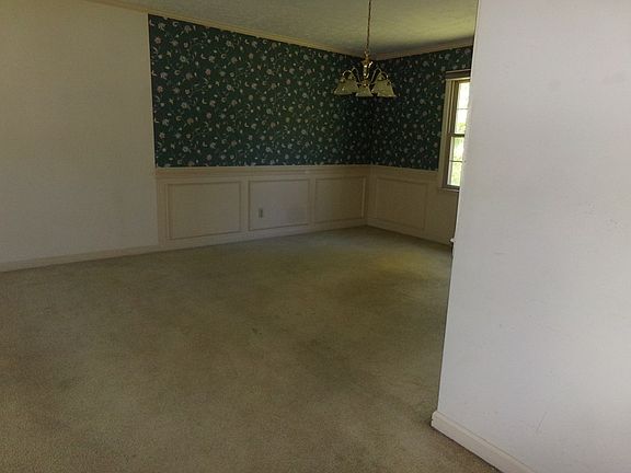 3rd image of 1109 Lockett Dr