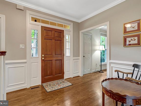 4th image of 7110 Park Point Ct