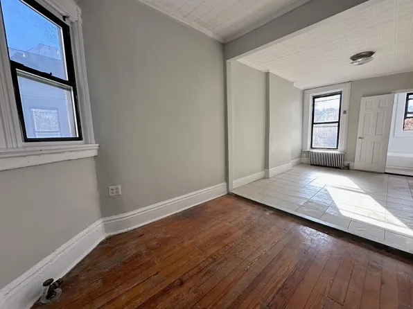 716 Sackett Street image 8 of 13