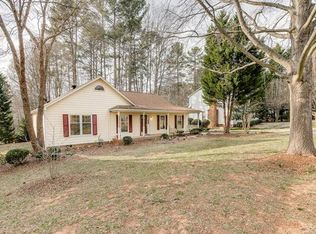 9619 Kent Village Dr, Charlotte, NC 28269