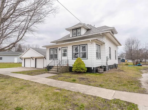 205 Park Ave, Sumner, IA 50674
