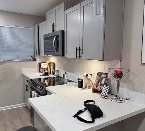4th image of 109 Avondale St APT 2