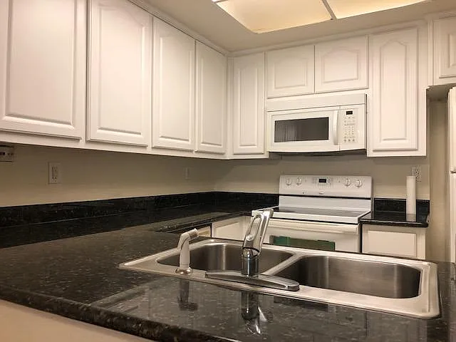 269 Sumba Ct — Photo 2