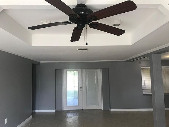3rd image of 1154 Travis Ave #1
