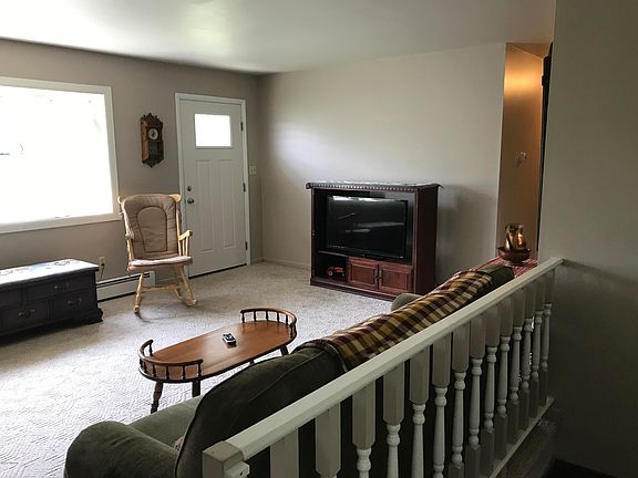 5th image of 12 Abbey Ln
